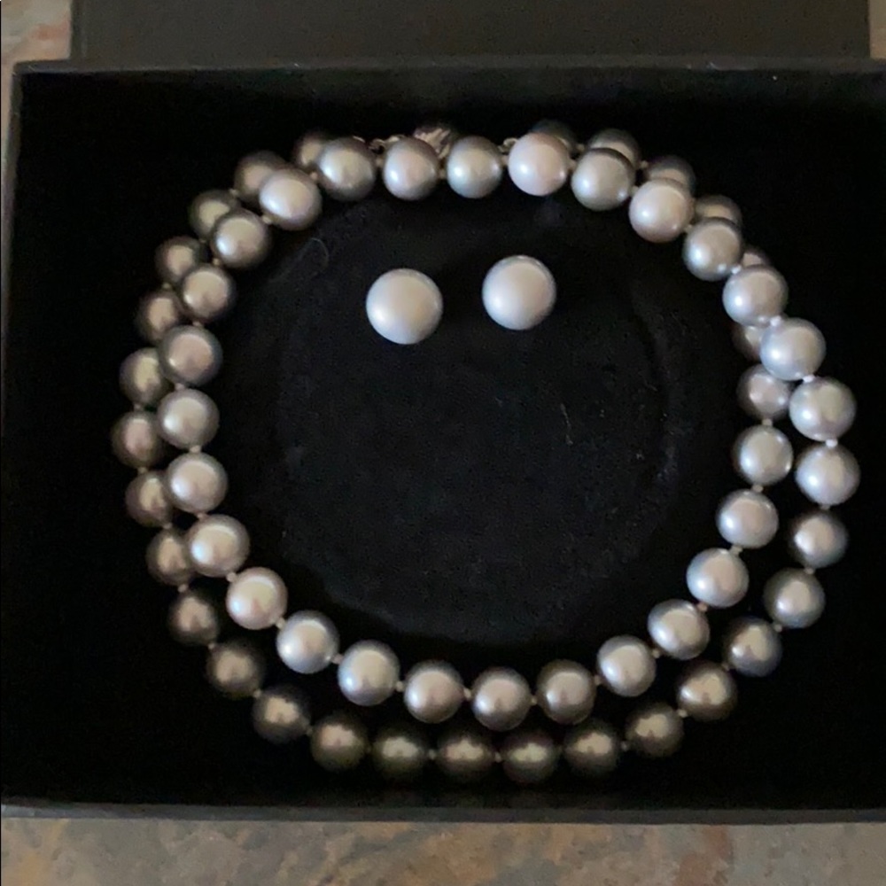Gray Cultured Pearl Necklace and Earrings Set